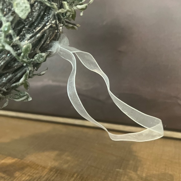 9 Inch Holiday Wreath - Picture 4 of 8